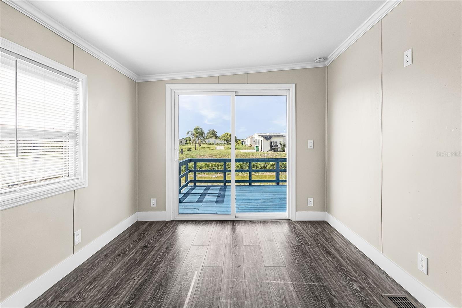 HOLIDAY TRAVEL PARK ENGLEWOOD - Residential