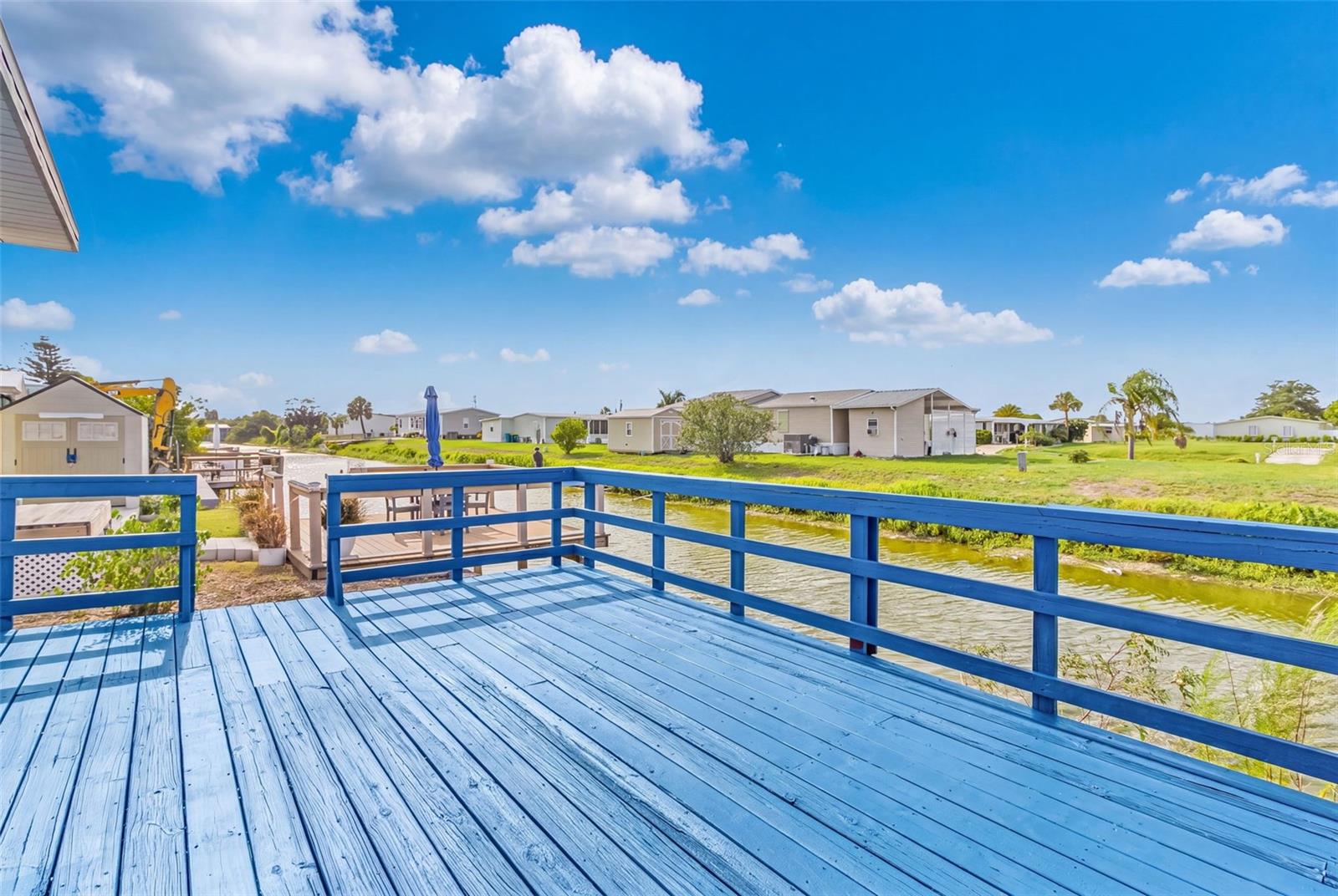 HOLIDAY TRAVEL PARK ENGLEWOOD - Residential
