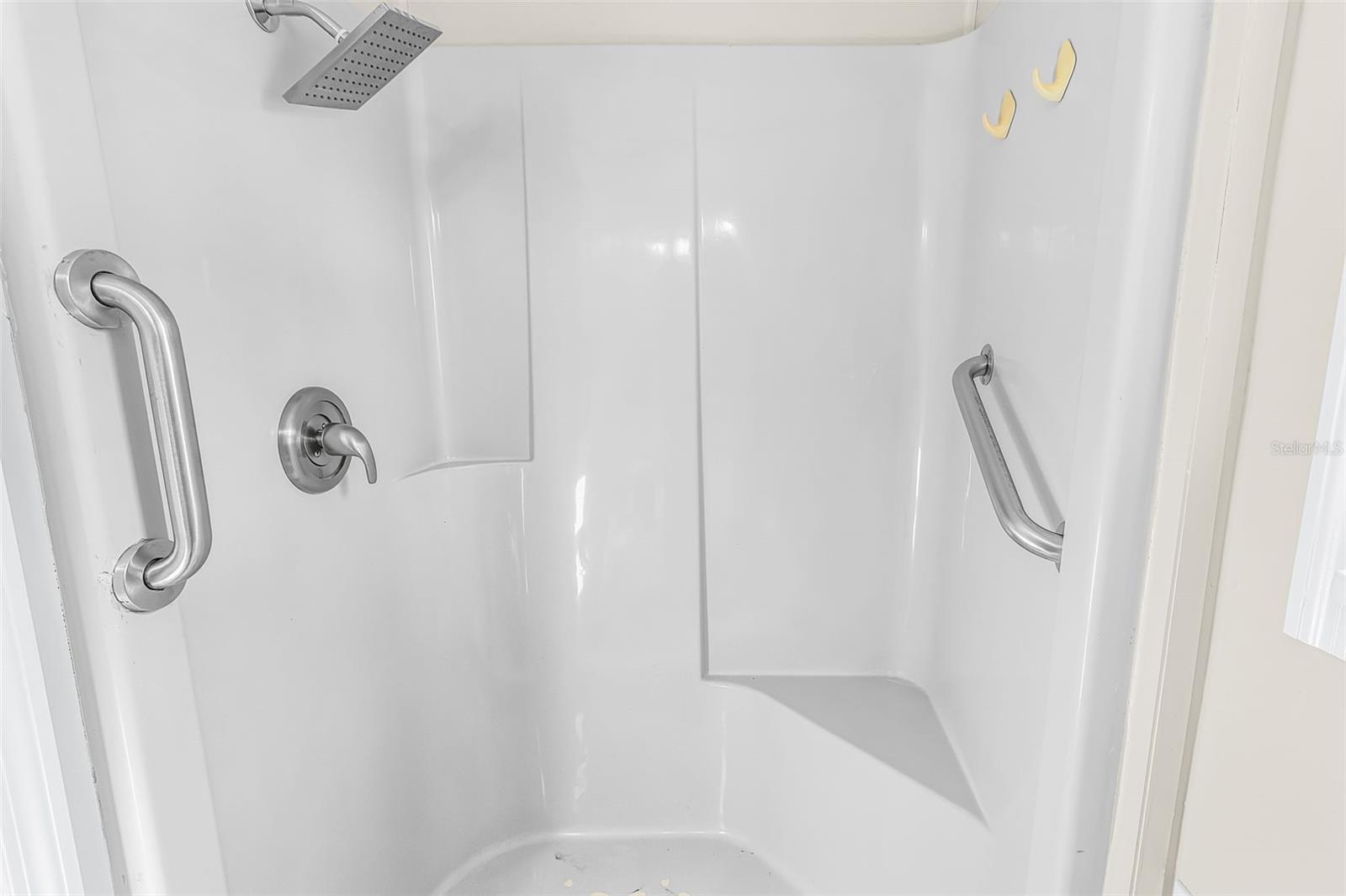 HOLIDAY TRAVEL PARK ENGLEWOOD - Residential