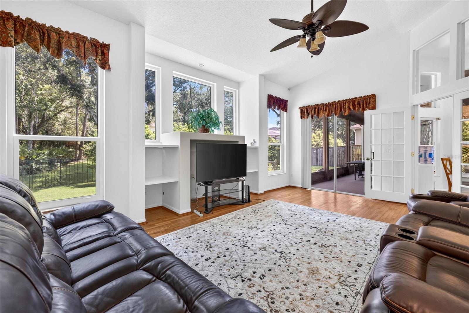 WESTCHASE SEC 225,227,229 - Residential