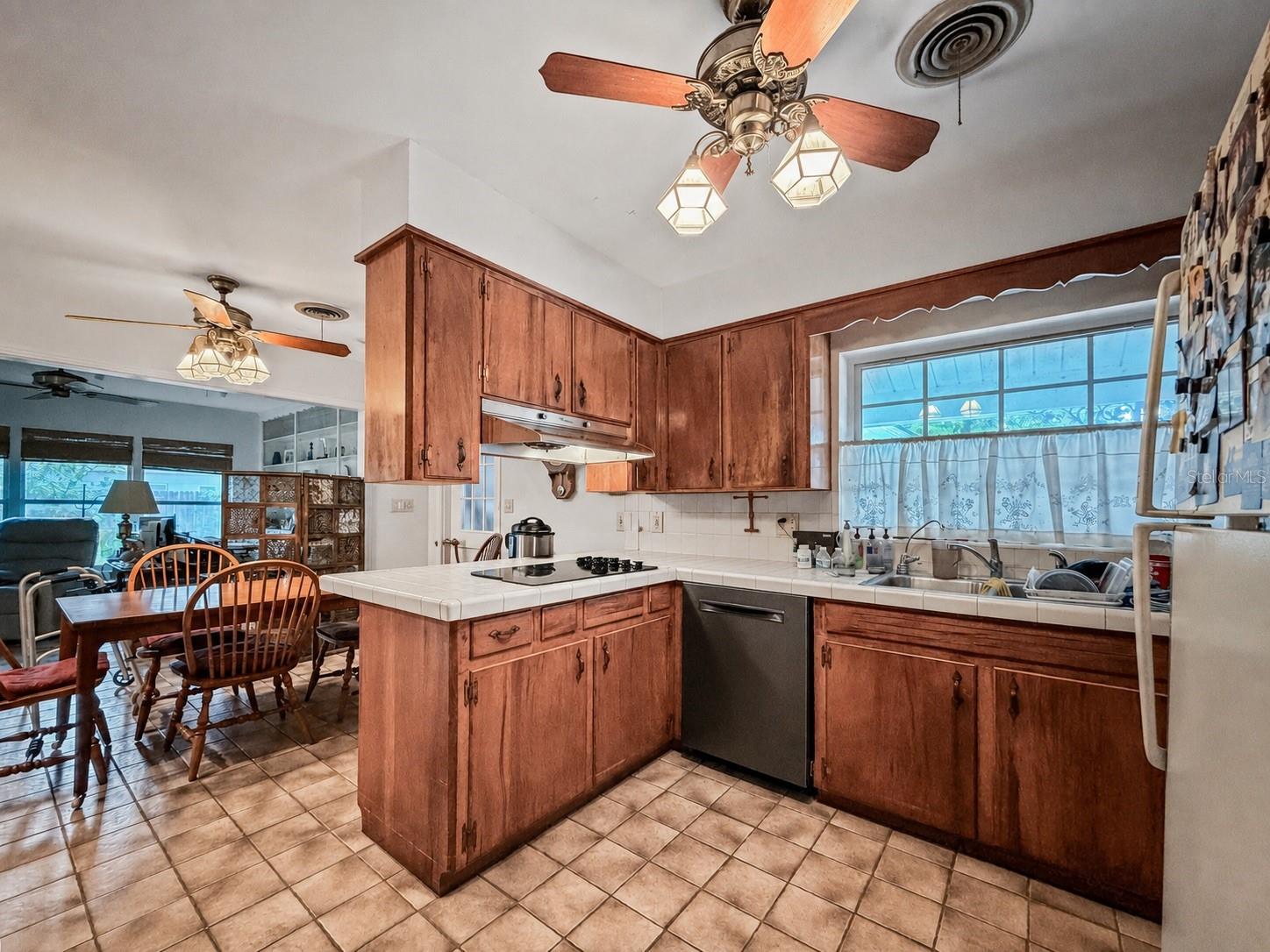 ENGLISH ESTATES UNIT 2 - Residential