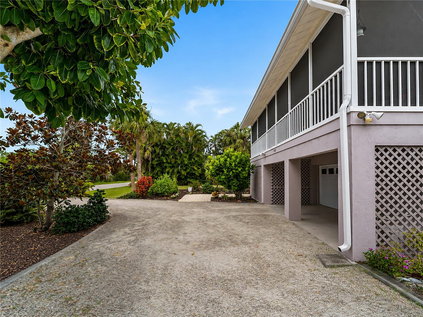 SOUTH VENICE - Residential