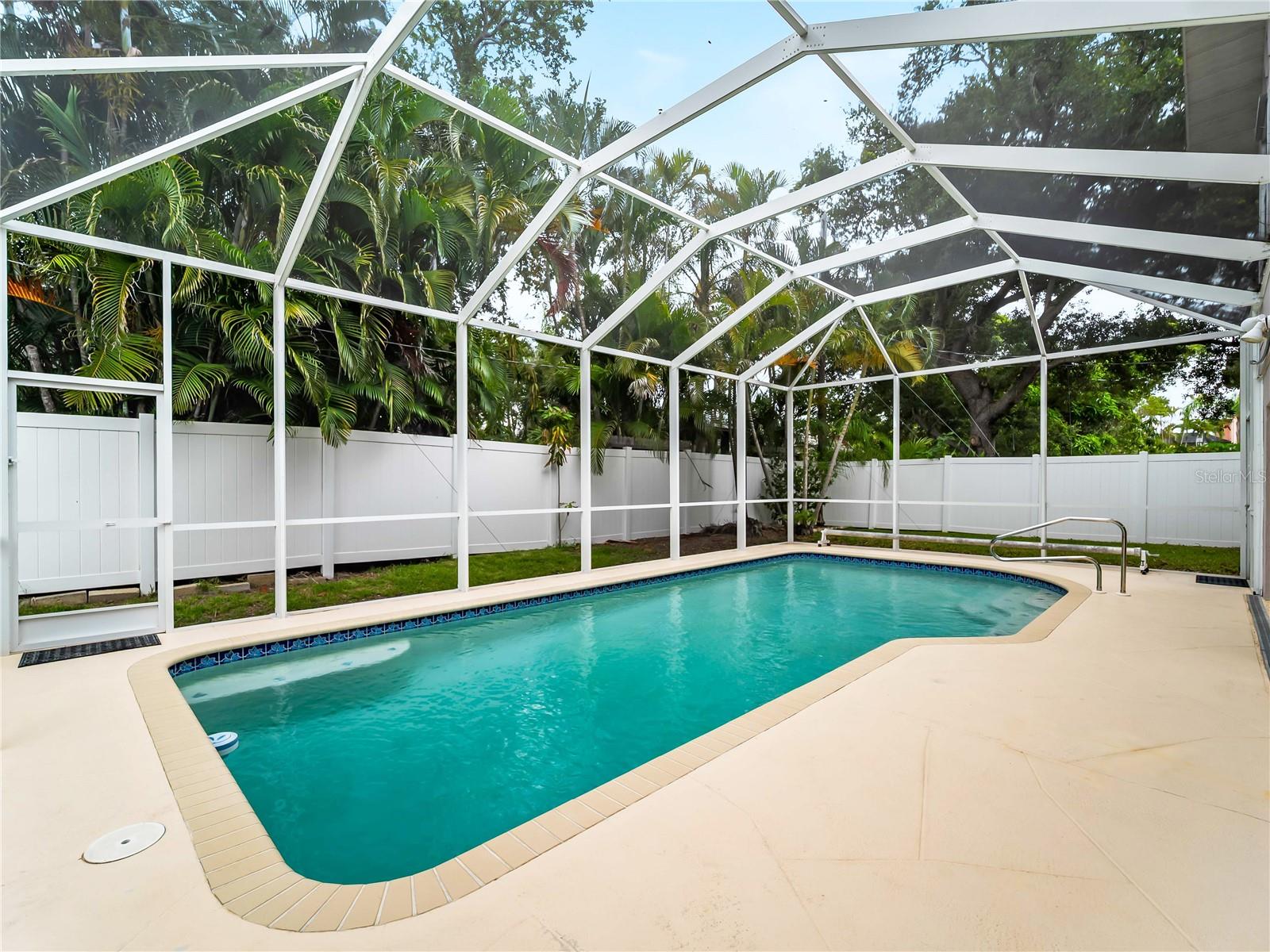SOUTH VENICE - Residential