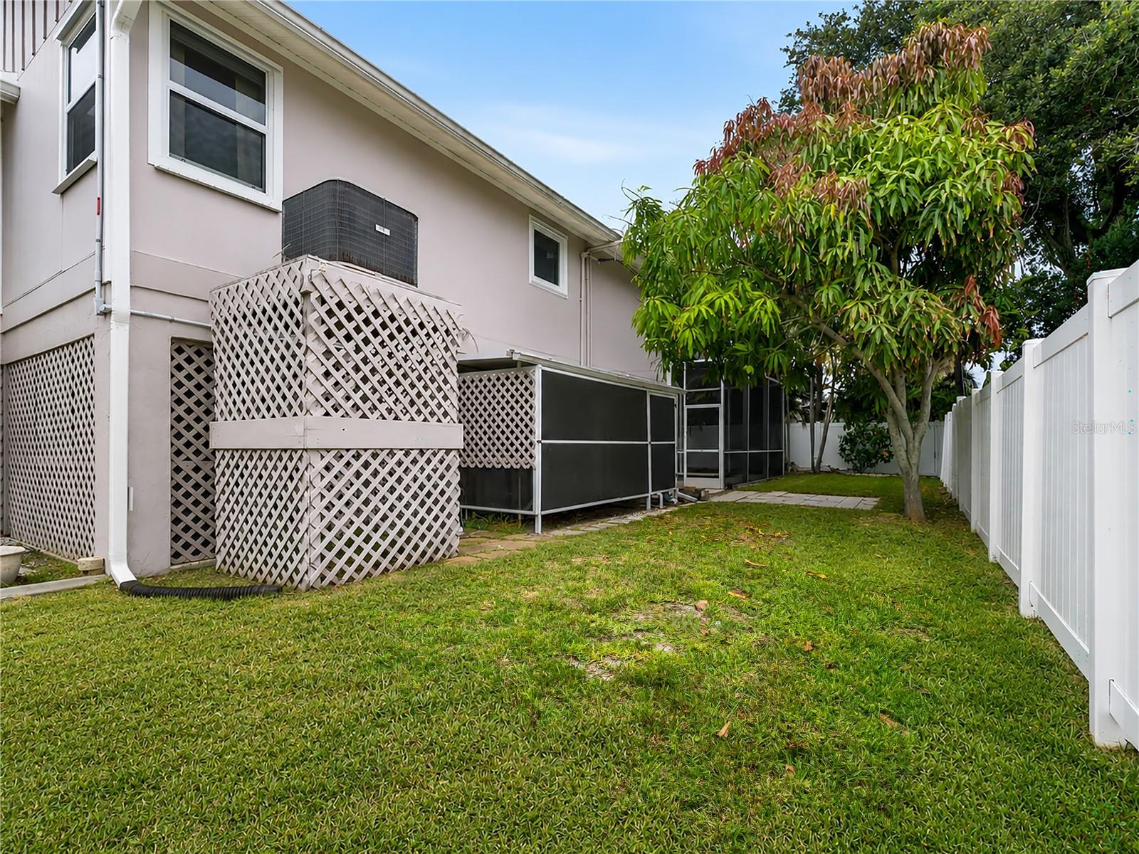 SOUTH VENICE - Residential