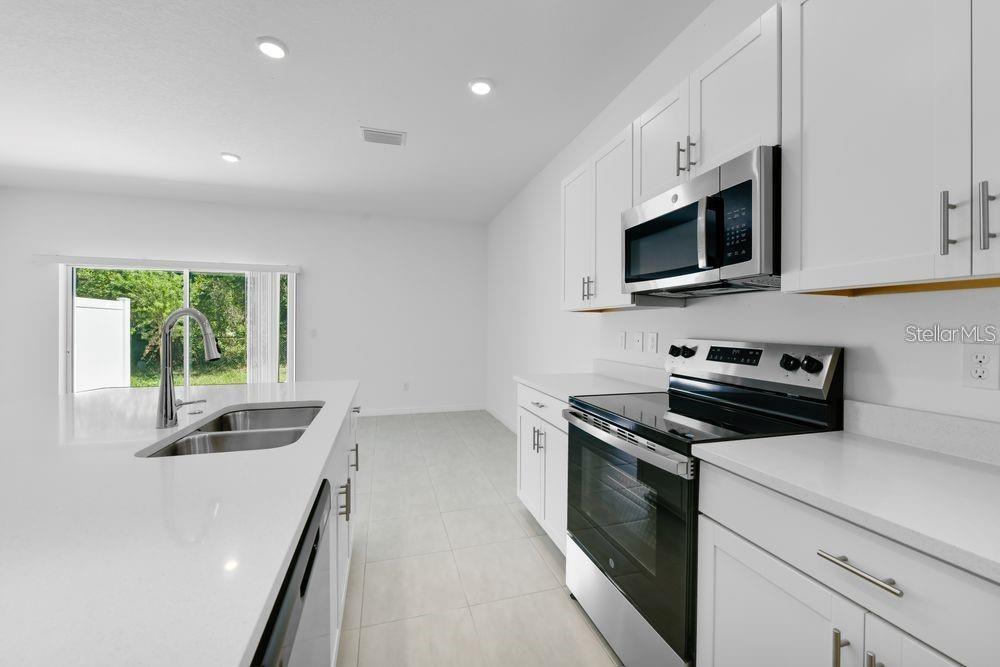 3432 - VINTERRA TOWNHOMES - Residential Lease
