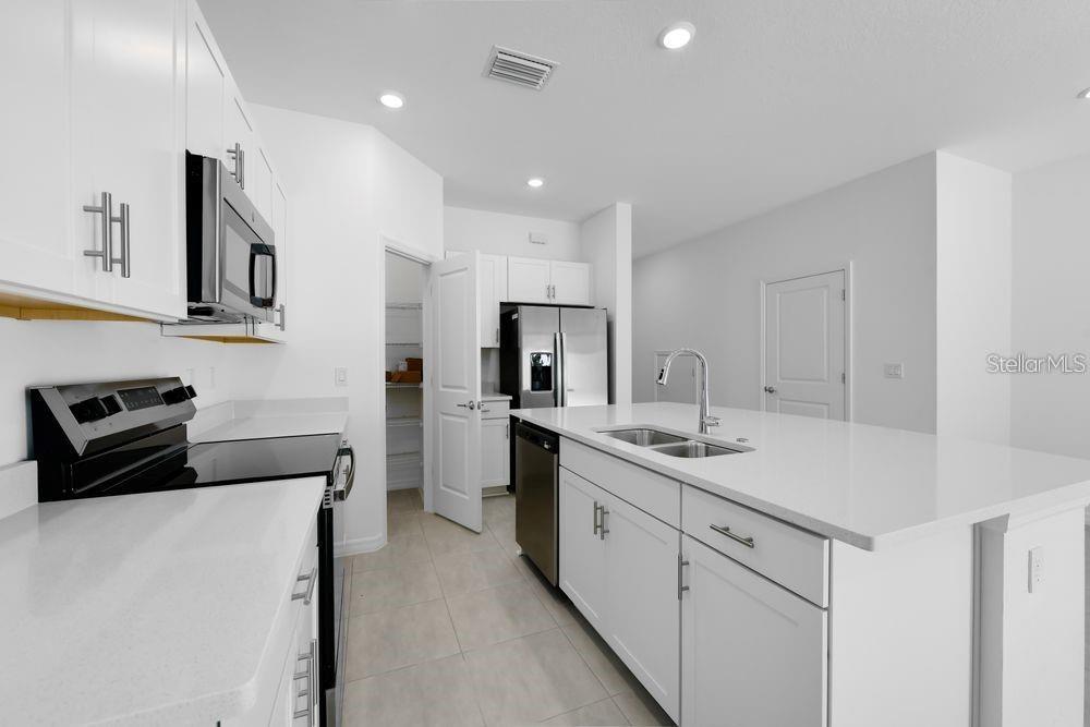 3432 - VINTERRA TOWNHOMES - Residential Lease