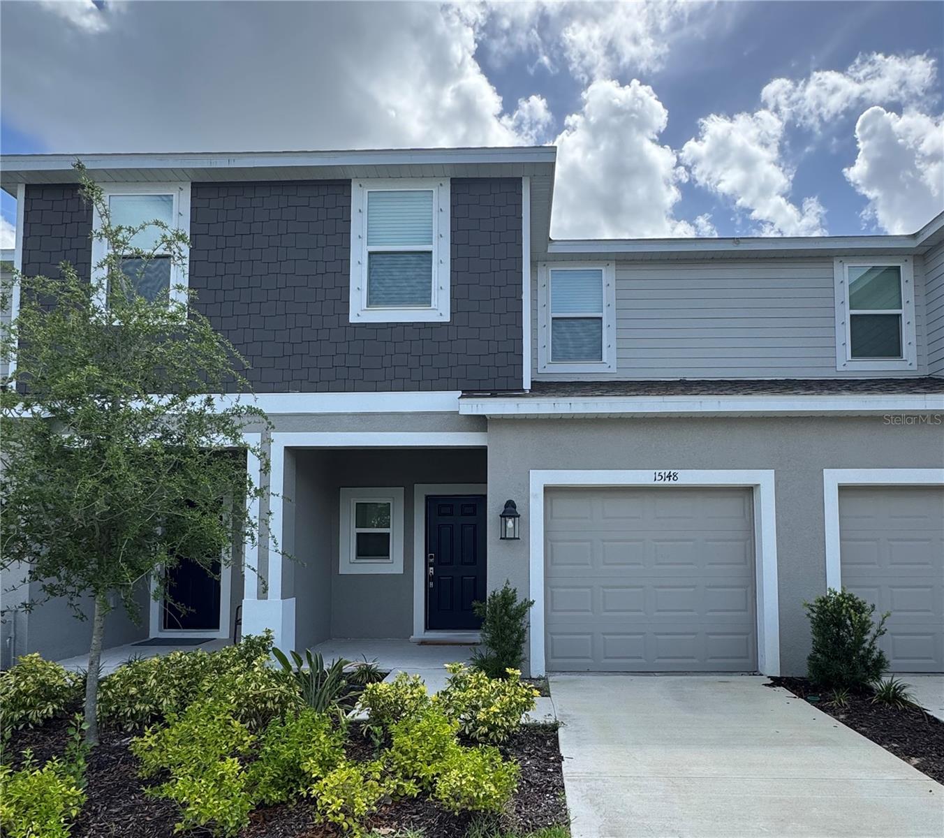 *** Annual Rental Available ***  Come see this brand new 3 bedroom 2.5 bathroom townhome located in the heart of Nokomis.  This home was just built in 2025, with brand new appliances and features. Outside your door, find a pool, cabanas, dog park, butterfly garden and access to the 18-mile Legacy Trail with walking and biking paths. Nokomis Beach, Casey Key and Siesta Key are less than 5 miles away. Located just off of i75 and 681,  You won't want to miss this opportunity!