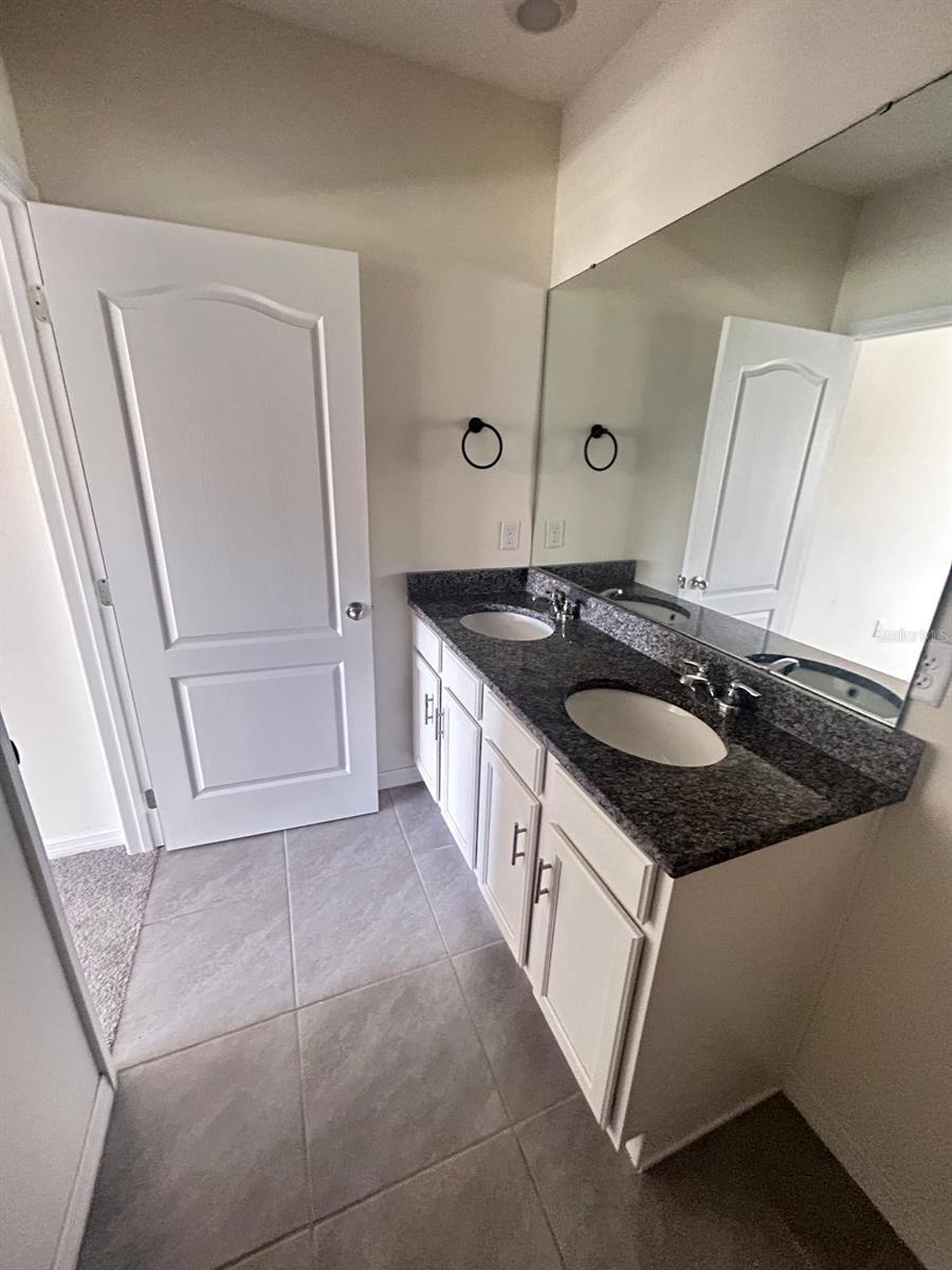 BRENTWOOD TWNHMS PH I - Residential