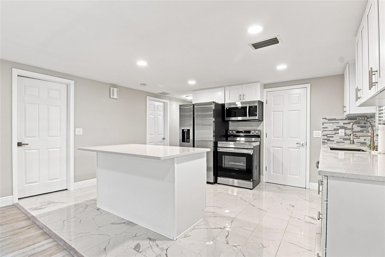 FLOR A MAR SEC 15A - Residential