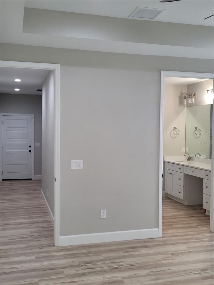 LAKESHORE GARDENS - Residential
