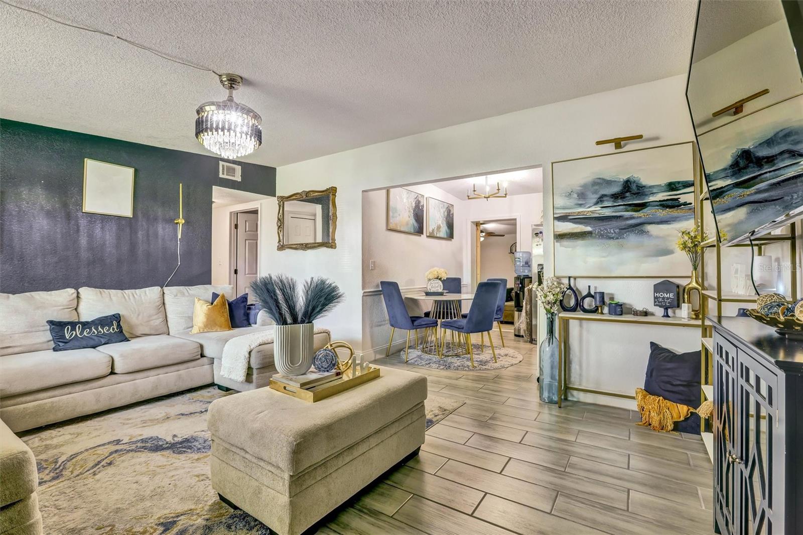 LONGDALE - Residential