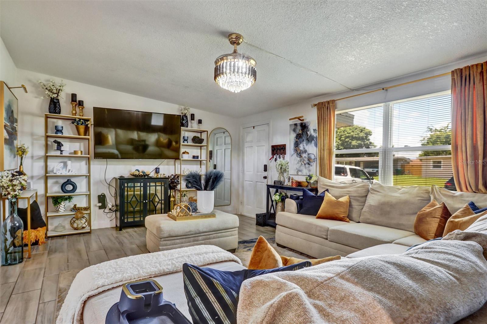 LONGDALE - Residential