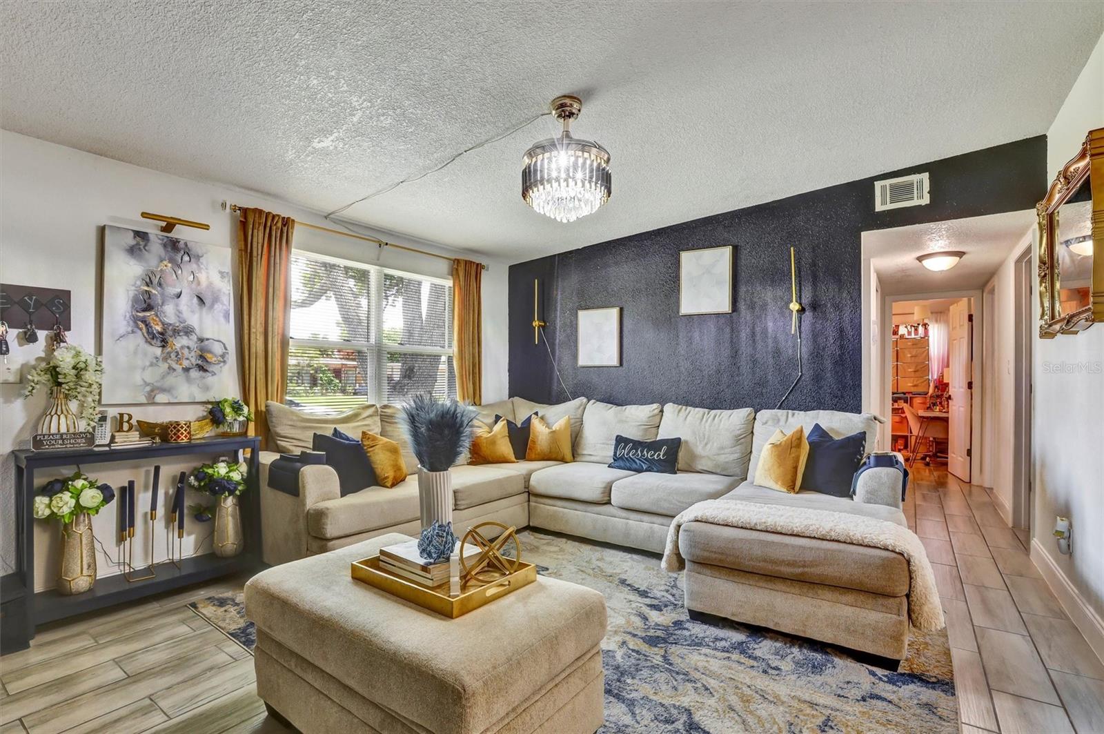 LONGDALE - Residential