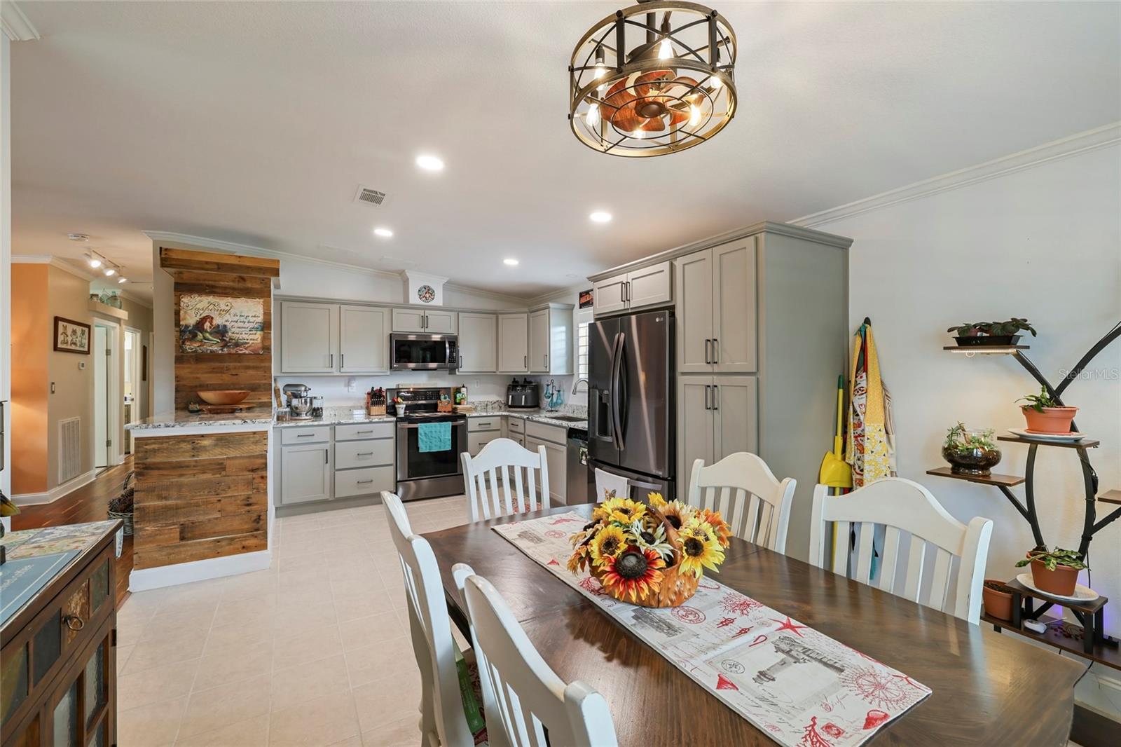 RIO VILLA LAKES - Residential