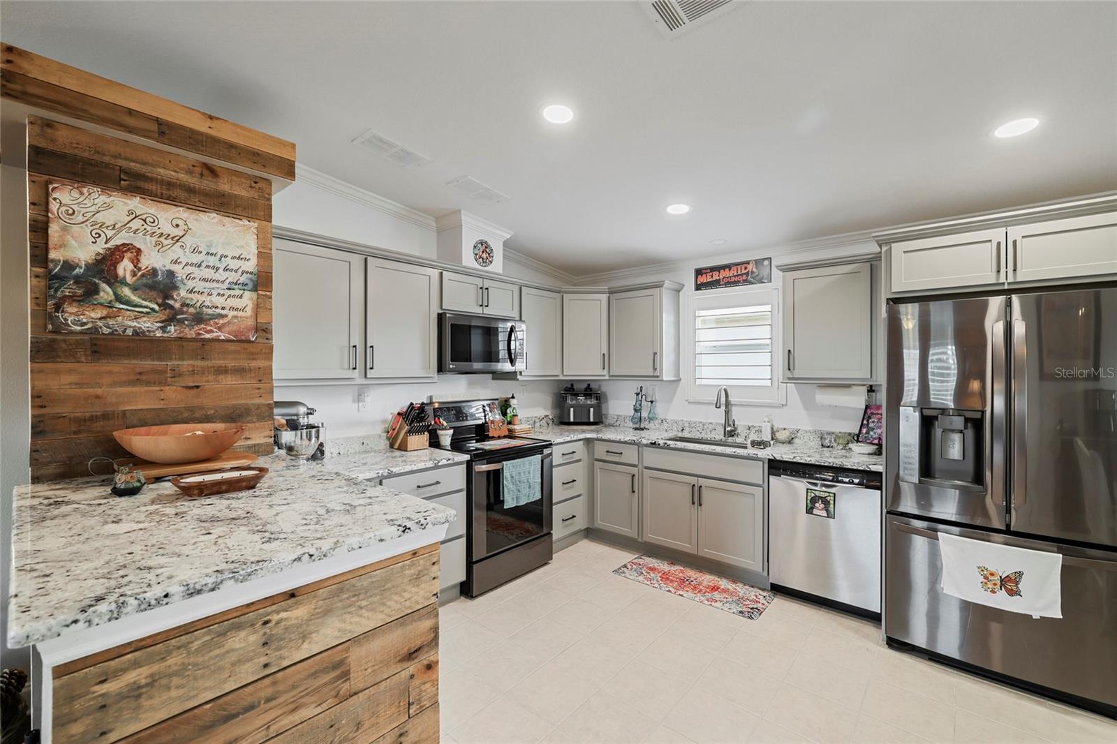 RIO VILLA LAKES - Residential