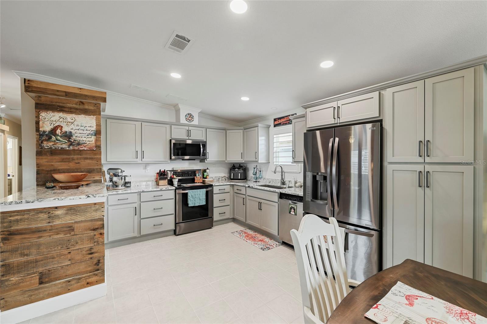 RIO VILLA LAKES - Residential