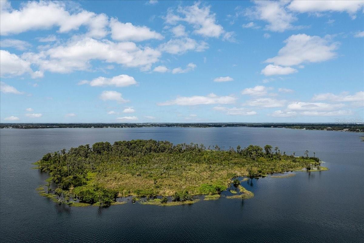 CHAINE DU LAC - Land