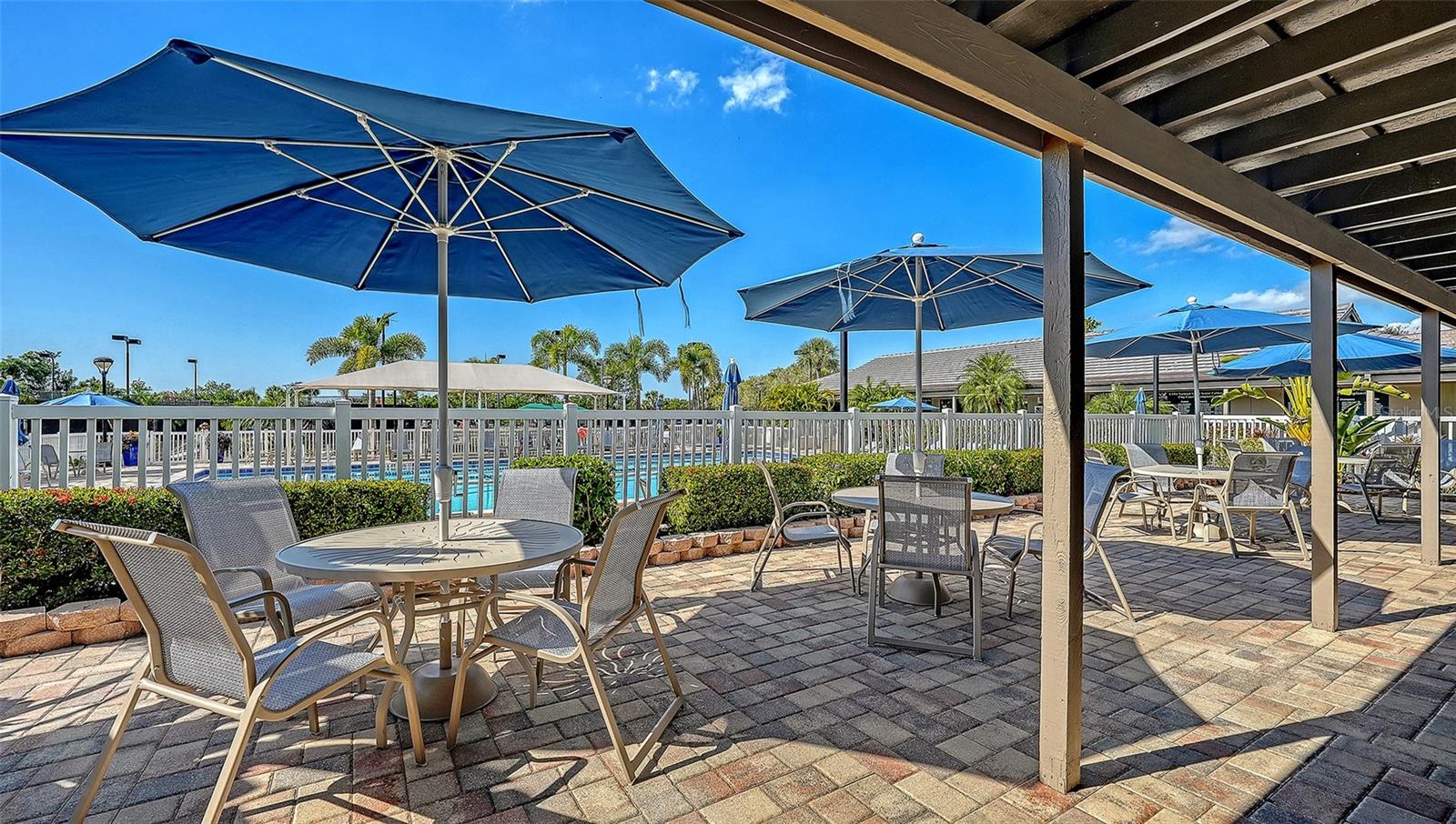 EAGLES POINT AT THE LANDINGS - Residential