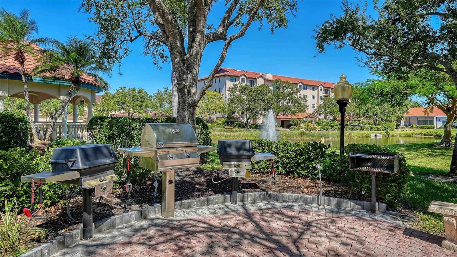 EAGLES POINT AT THE LANDINGS - Residential