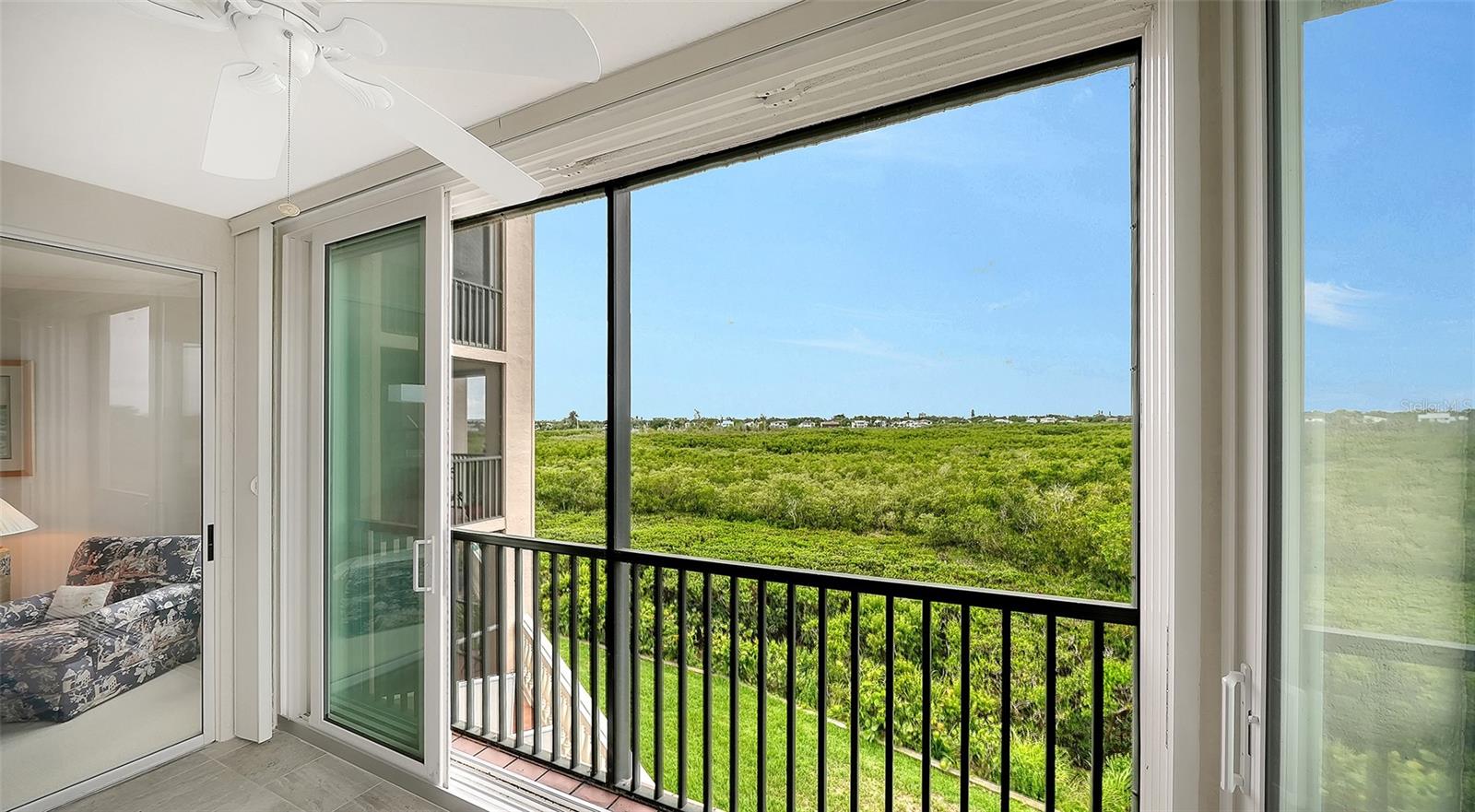 EAGLES POINT AT THE LANDINGS - Residential