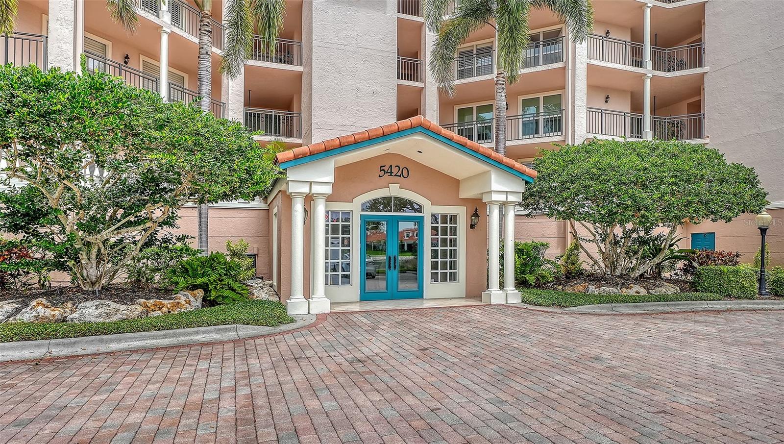 EAGLES POINT AT THE LANDINGS - Residential