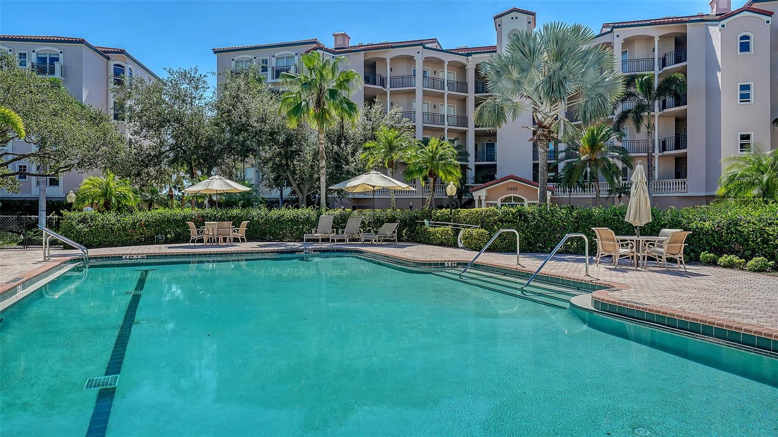EAGLES POINT AT THE LANDINGS - Residential