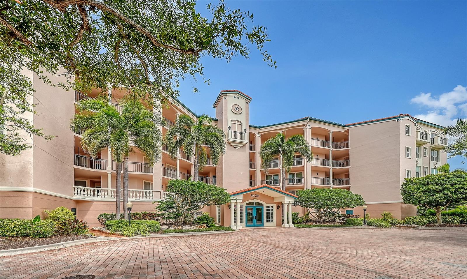 EAGLES POINT AT THE LANDINGS - Residential