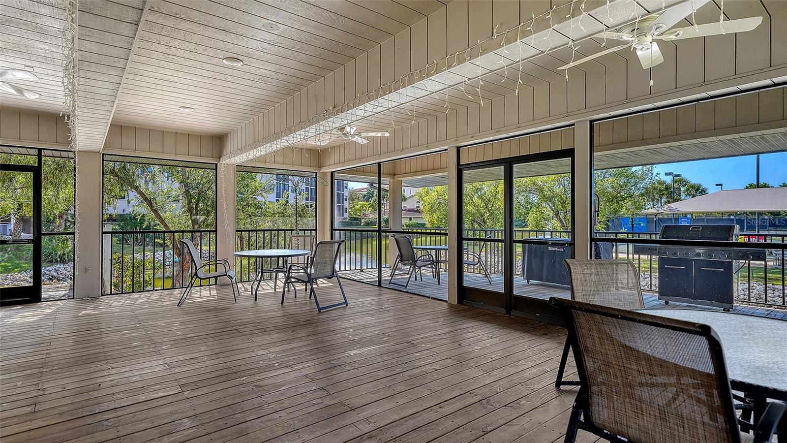 EAGLES POINT AT THE LANDINGS - Residential