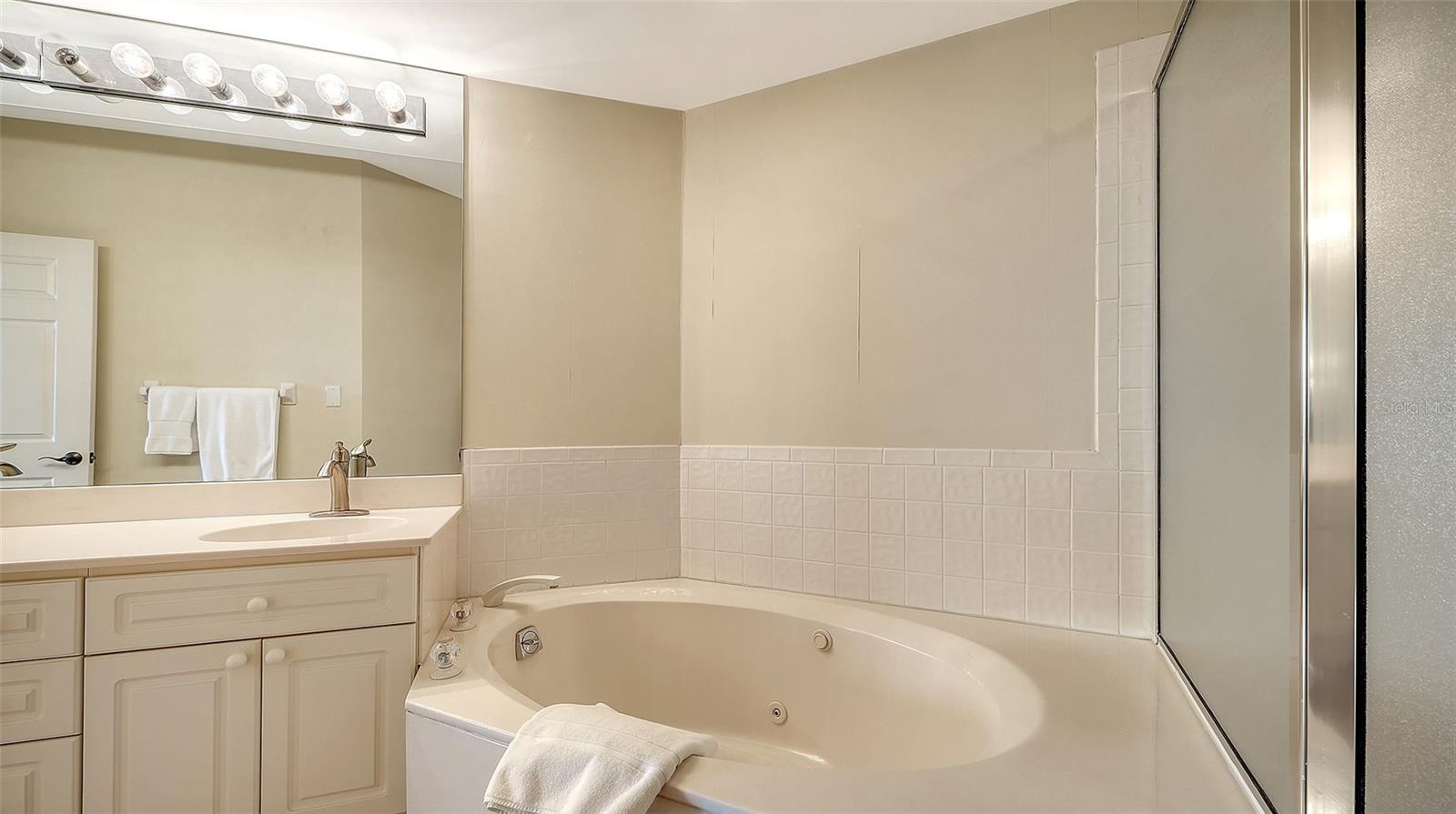 EAGLES POINT AT THE LANDINGS - Residential