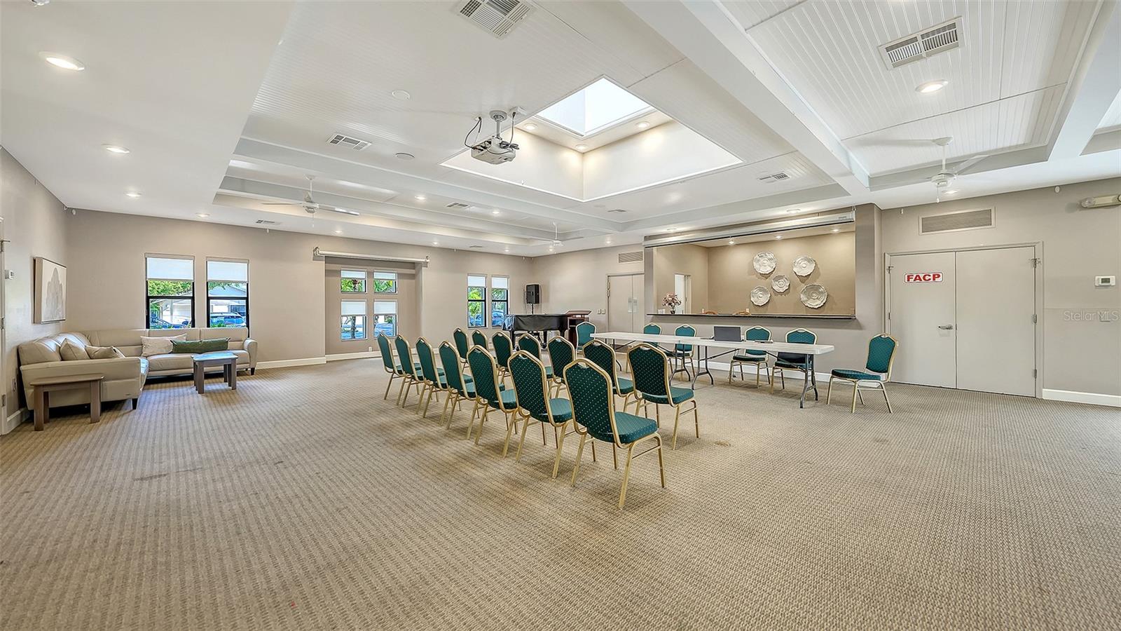 EAGLES POINT AT THE LANDINGS - Residential