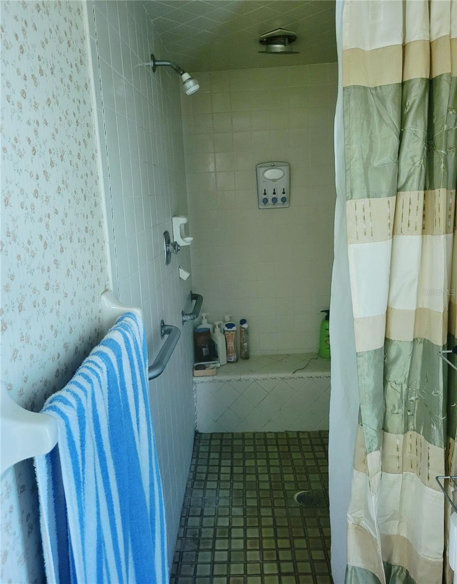 SPRING HILL UNIT 21 - Residential