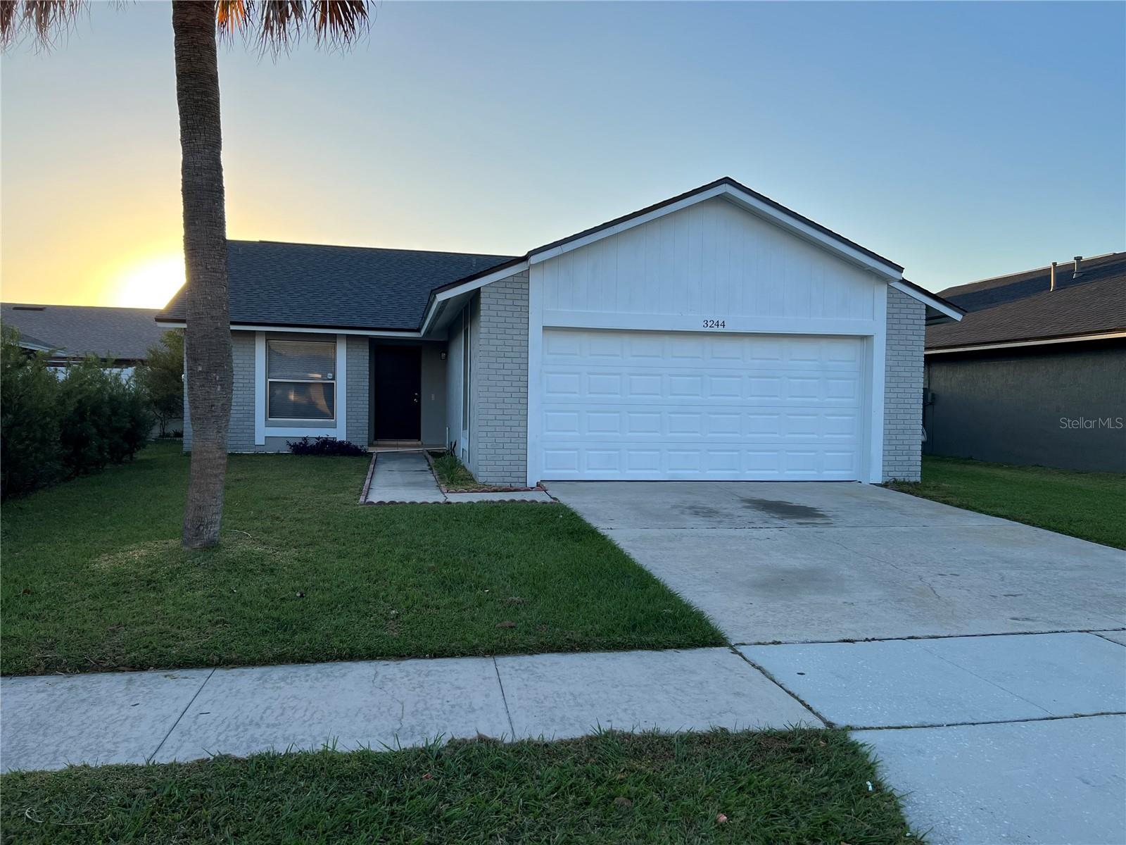 INDIAN WELLS UNIT 05 - Residential Lease