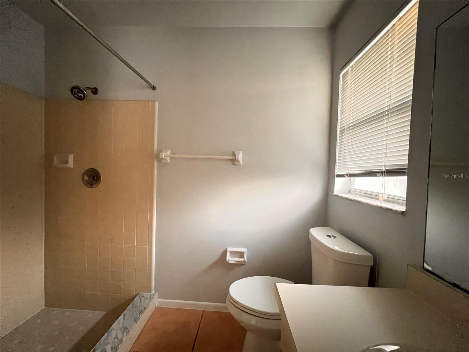 INDIAN WELLS UNIT 05 - Residential Lease