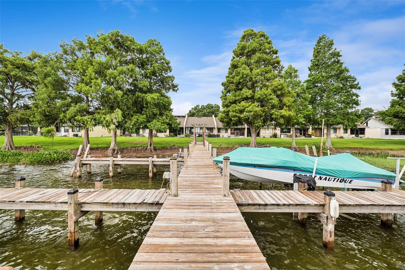 LAKE POINT LANDING - Residential