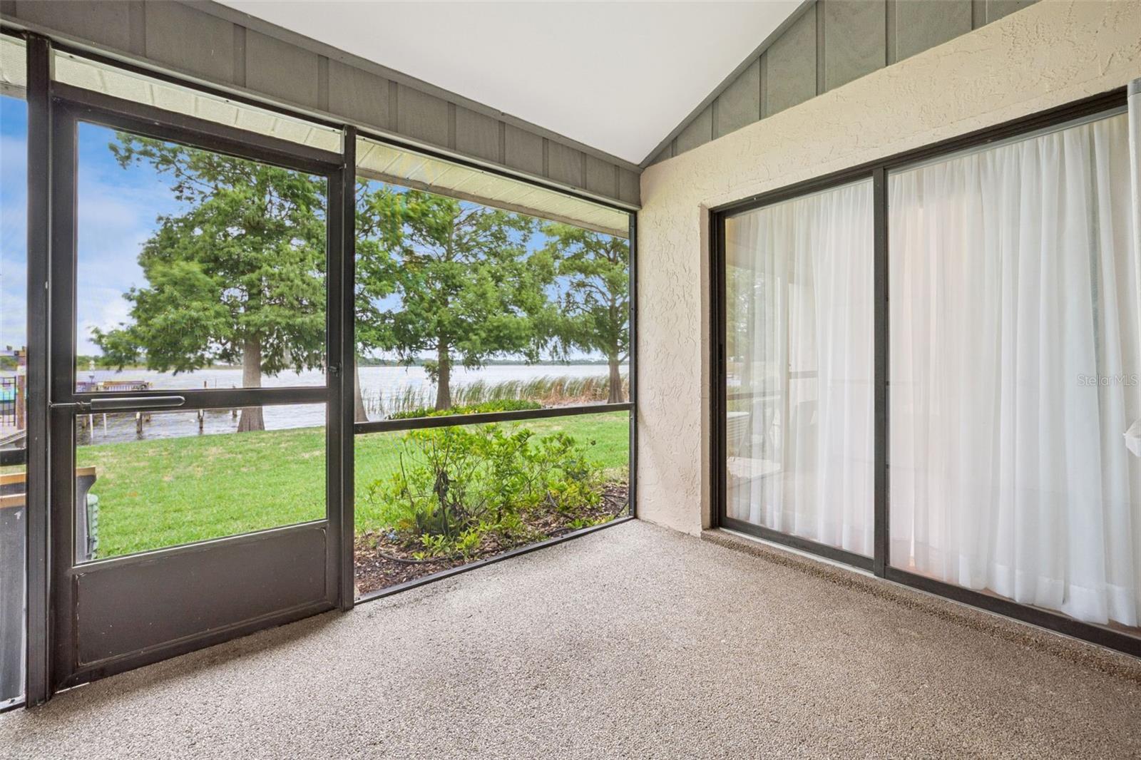 LAKE POINT LANDING - Residential