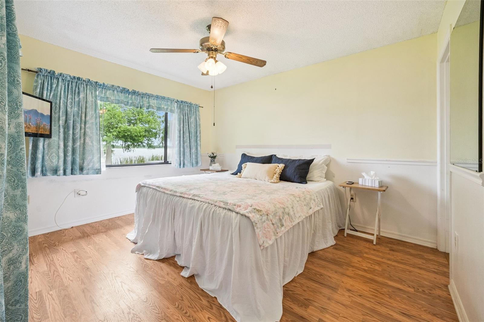 LAKE POINT LANDING - Residential