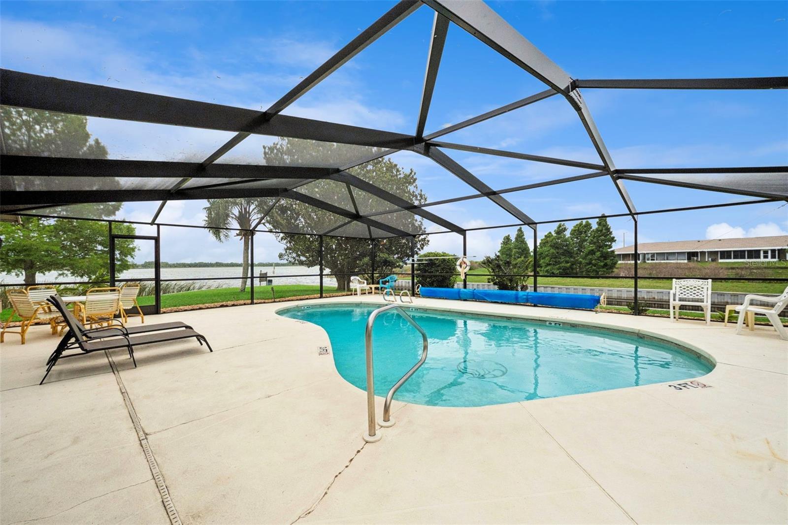 LAKE POINT LANDING - Residential