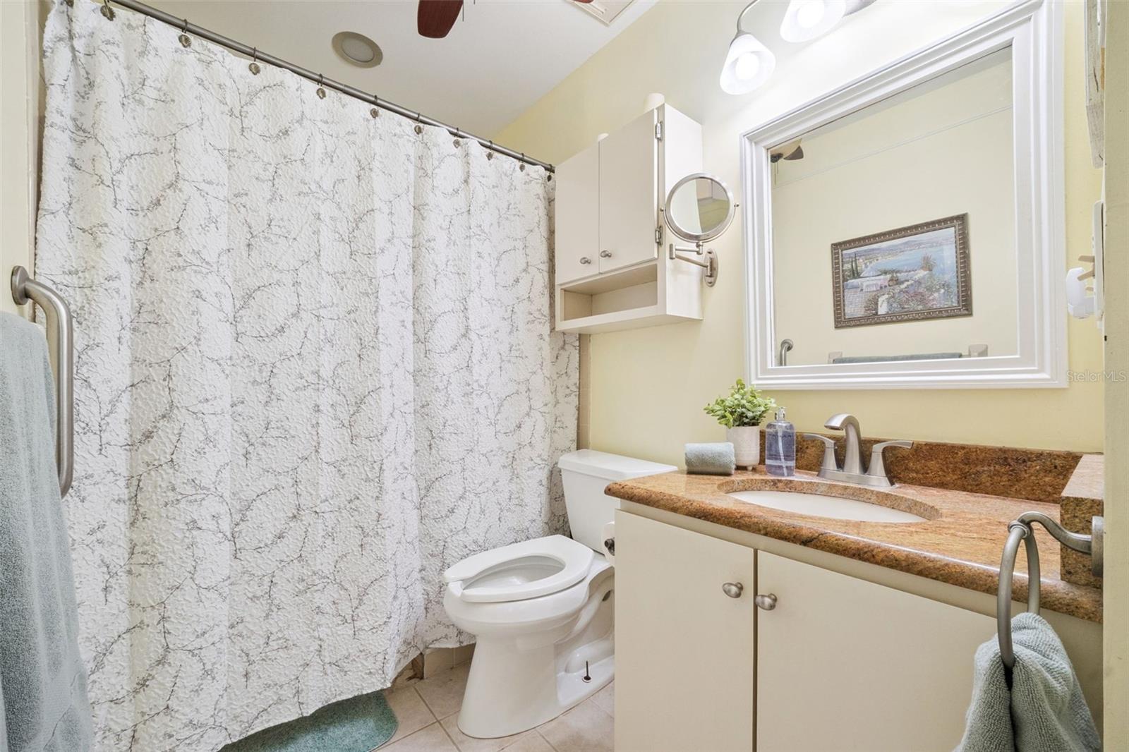LAKE POINT LANDING - Residential