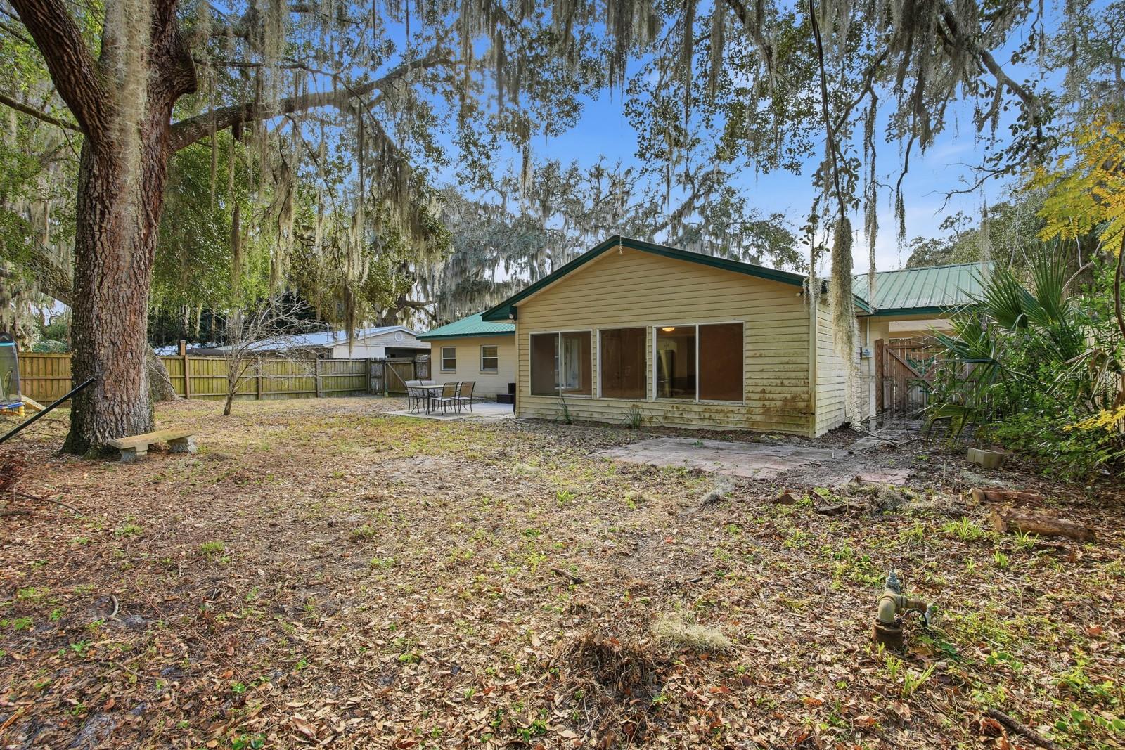 COUNTRY CLUB HEIGHTS - Residential
