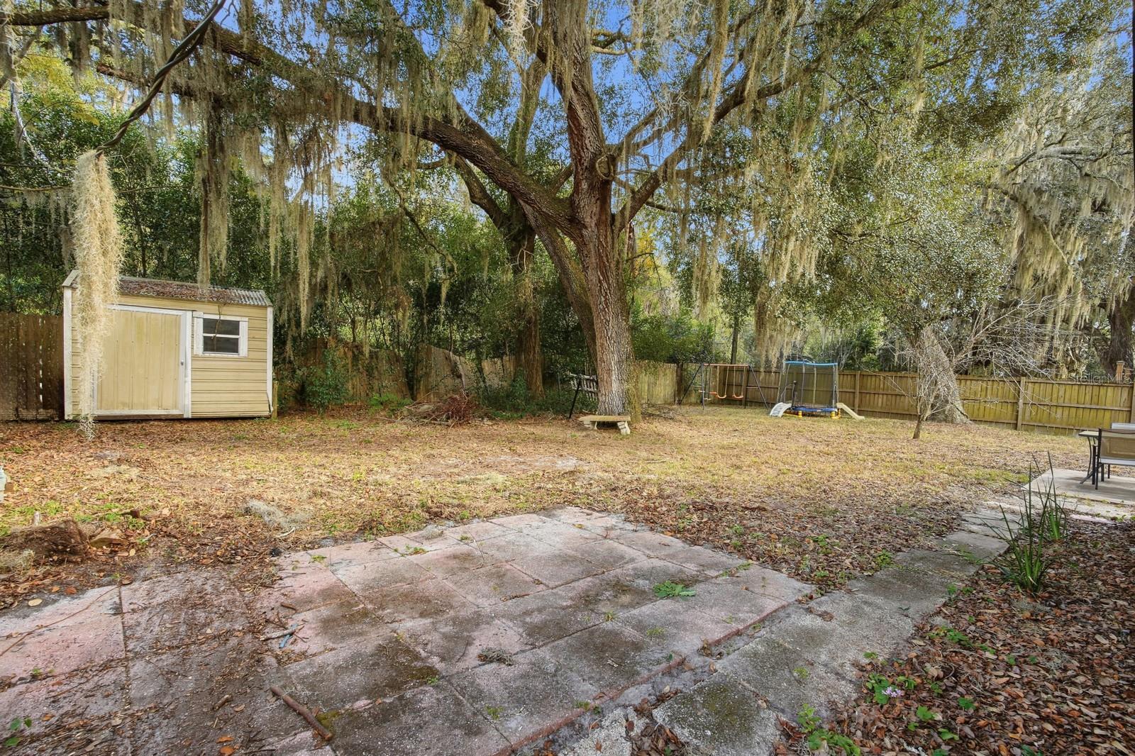 COUNTRY CLUB HEIGHTS - Residential
