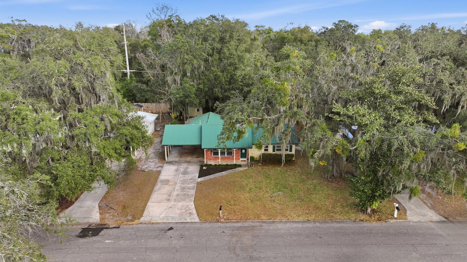 COUNTRY CLUB HEIGHTS - Residential