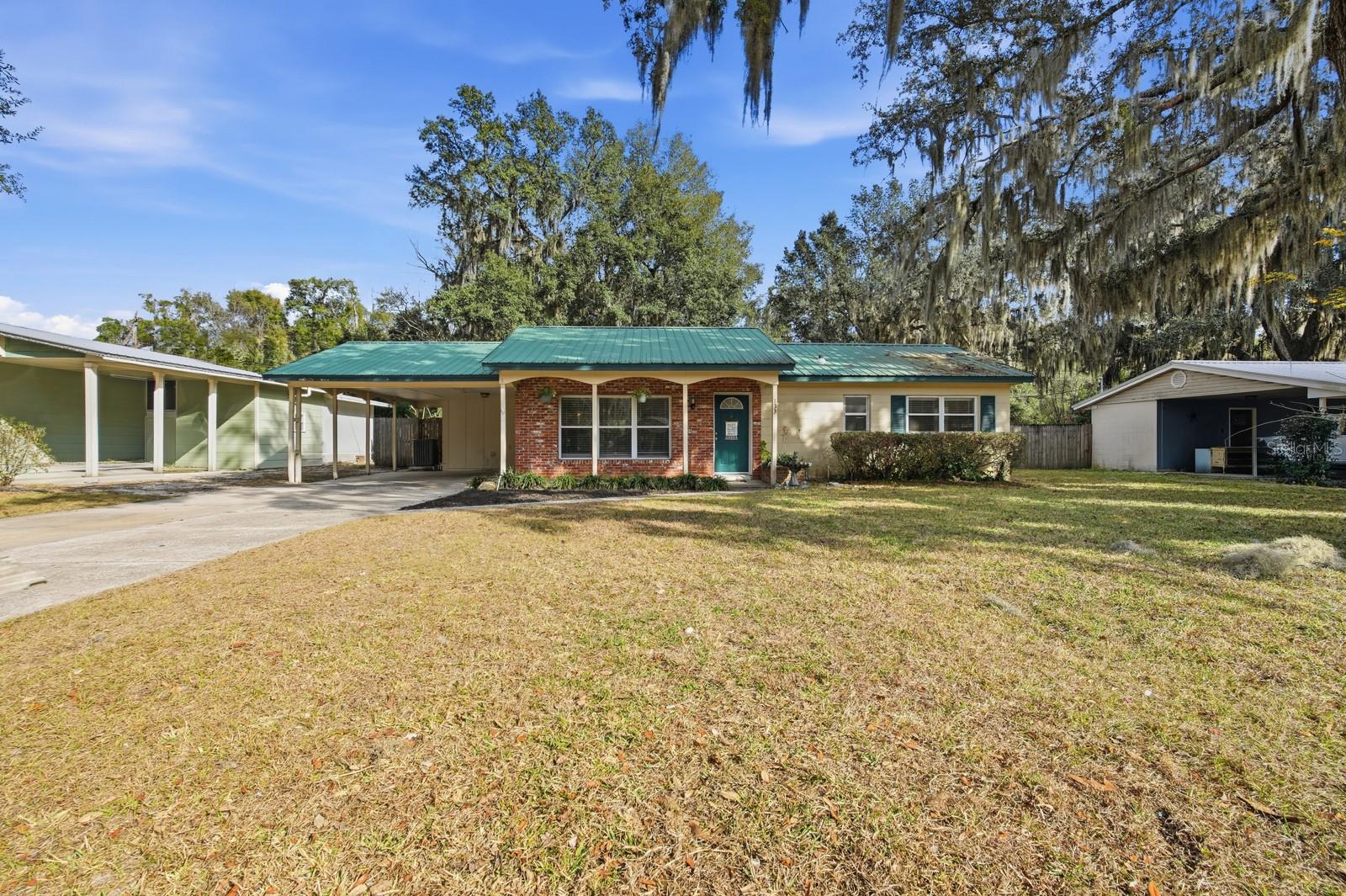 COUNTRY CLUB HEIGHTS - Residential
