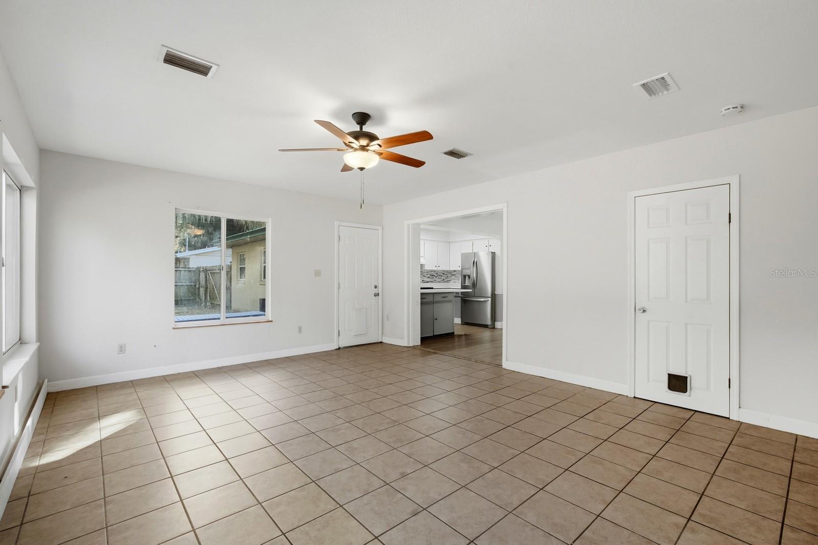 COUNTRY CLUB HEIGHTS - Residential