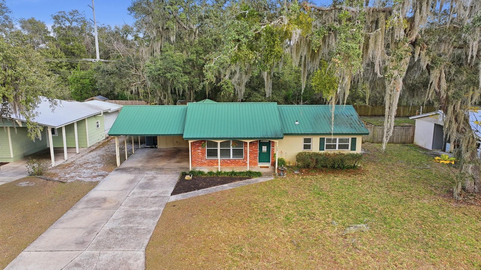 COUNTRY CLUB HEIGHTS - Residential