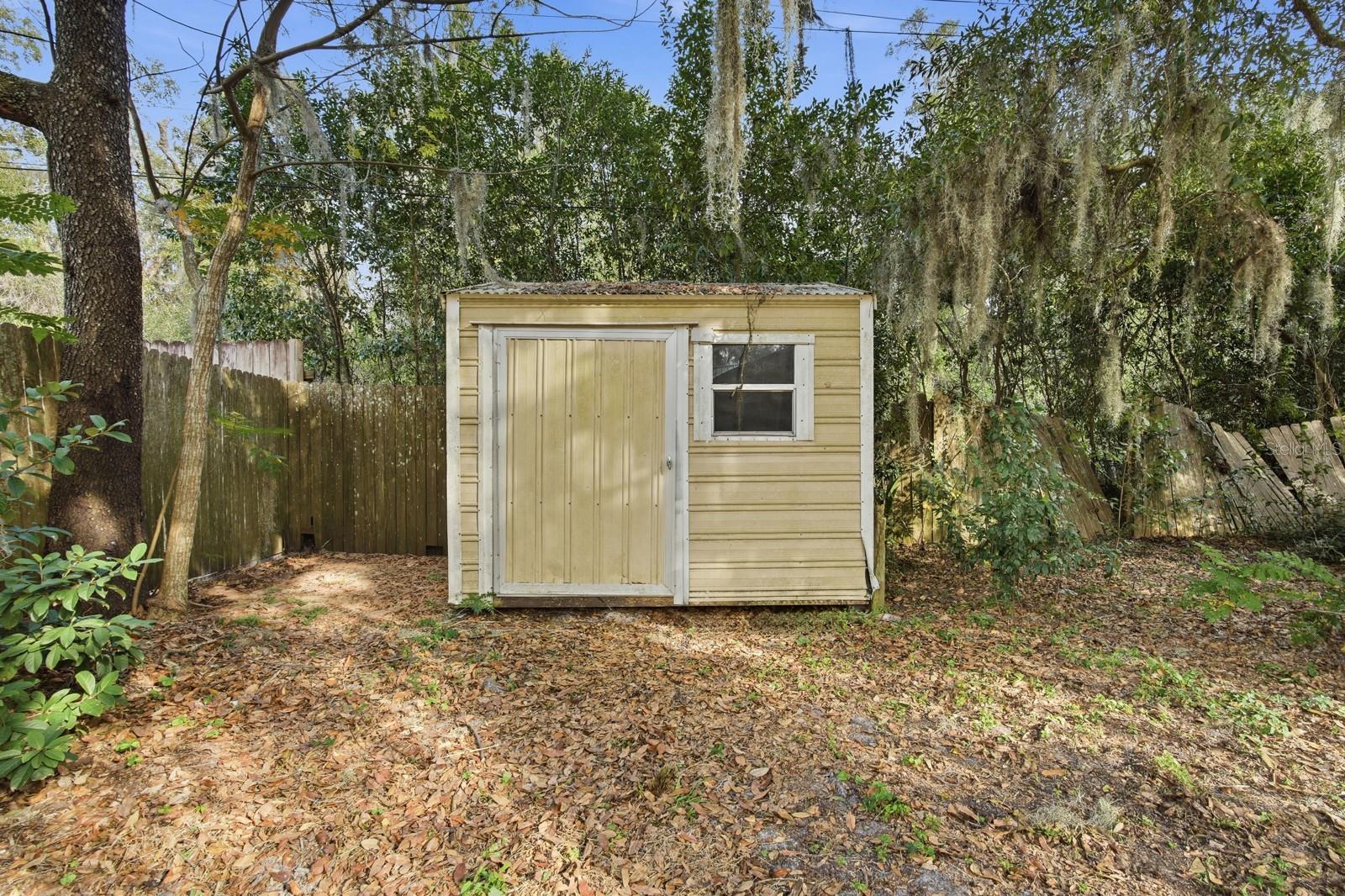 COUNTRY CLUB HEIGHTS - Residential