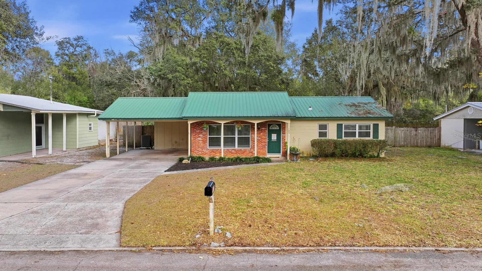 COUNTRY CLUB HEIGHTS - Residential