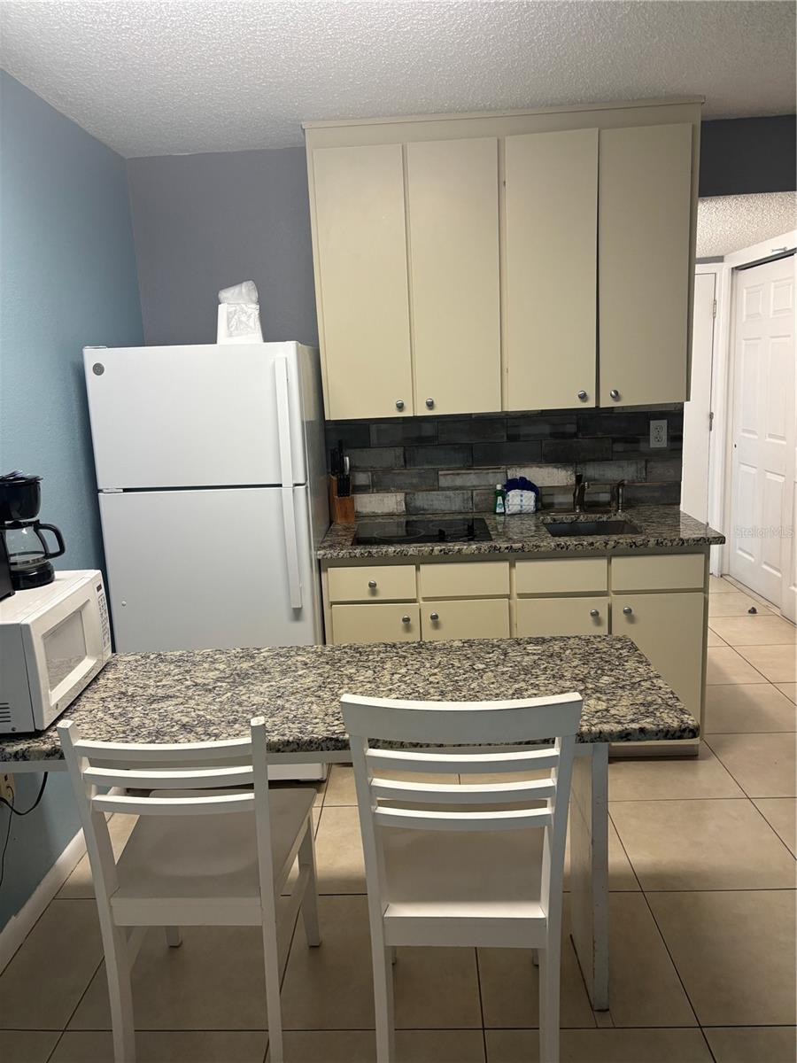 ISLAND INN CONDO - Residential