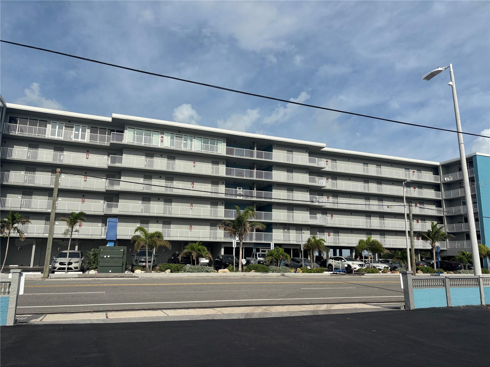 ISLAND INN CONDO - Residential