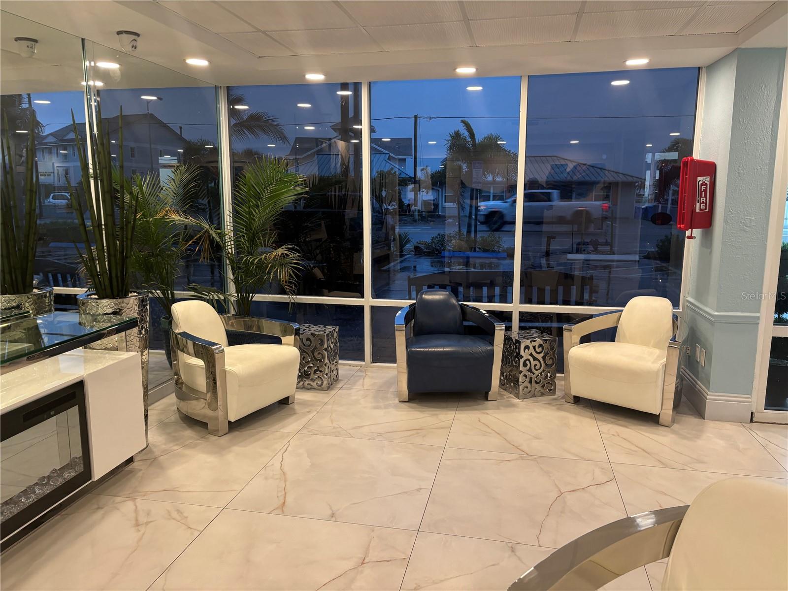 ISLAND INN CONDO - Residential