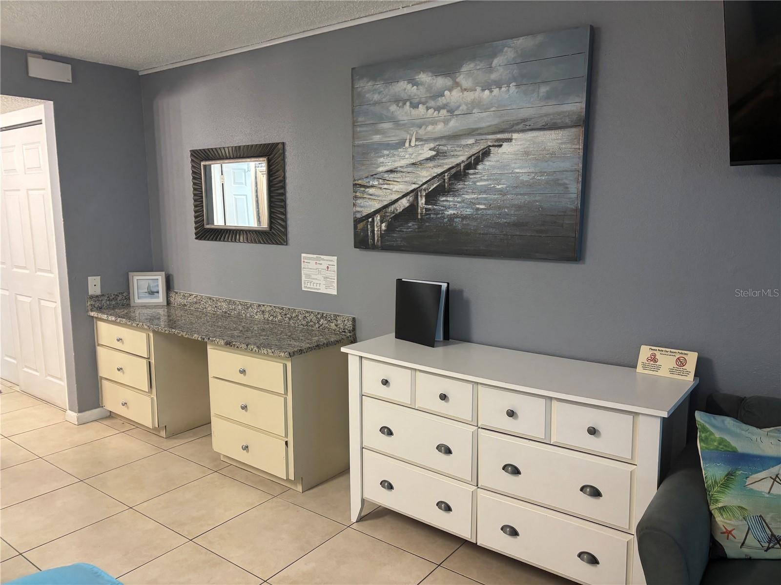 ISLAND INN CONDO - Residential
